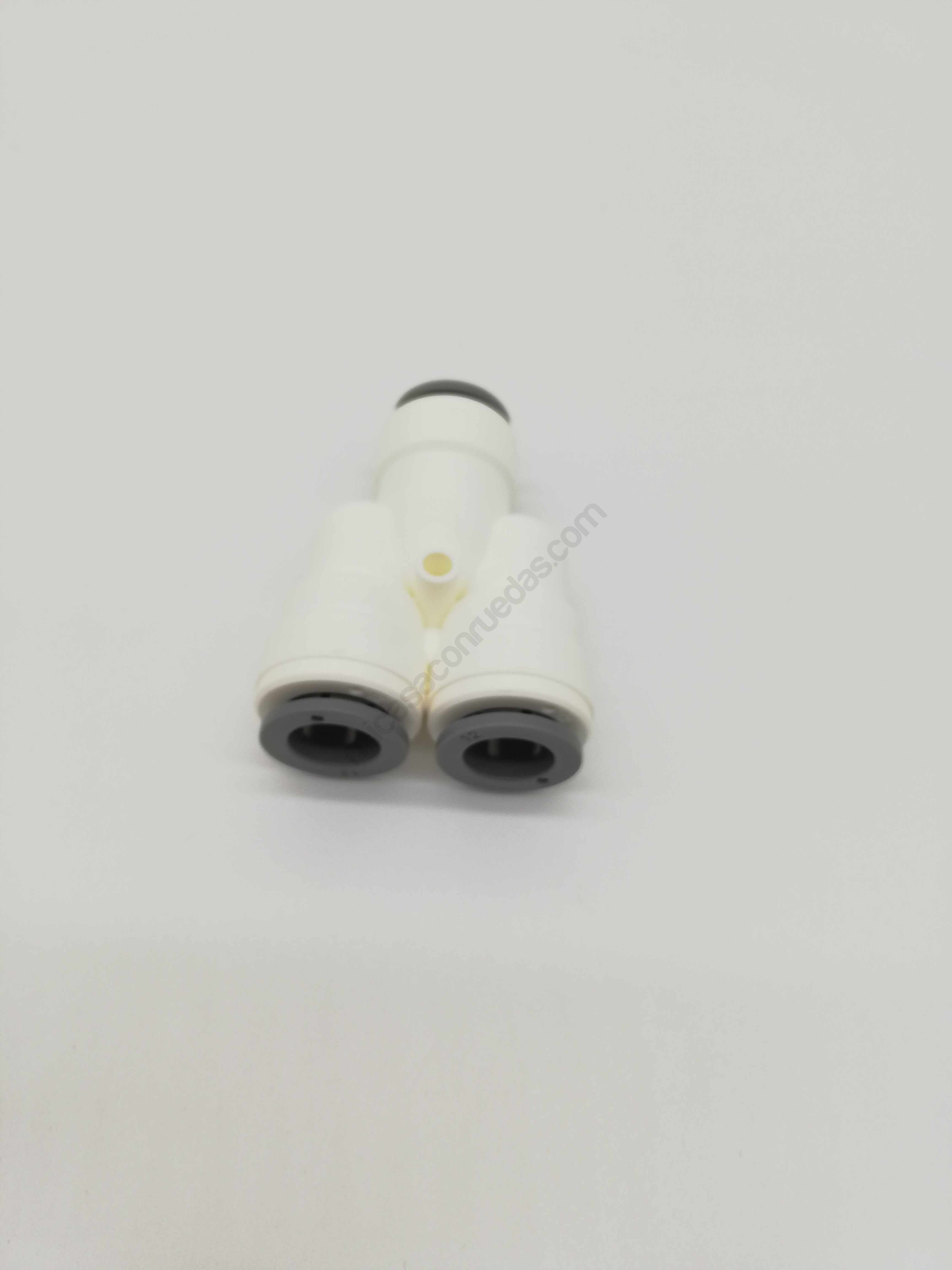 Conector Y para tubo rígido de 12 mm