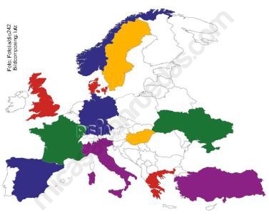 Adhésif Carte d'Europe et collez le pays où vous avez voyagé.