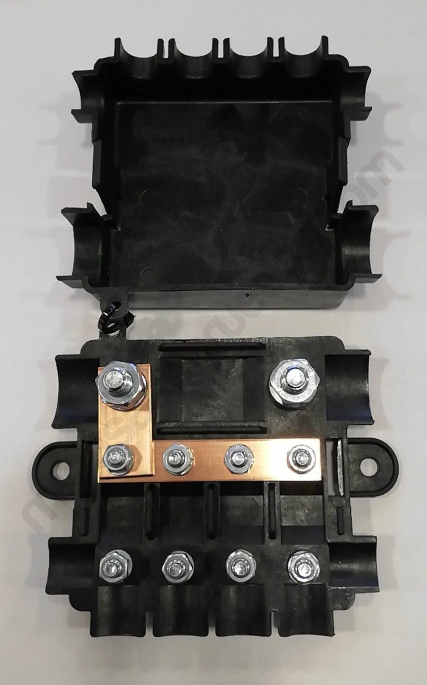 Caja portafusible para 1 mega y 4 midi